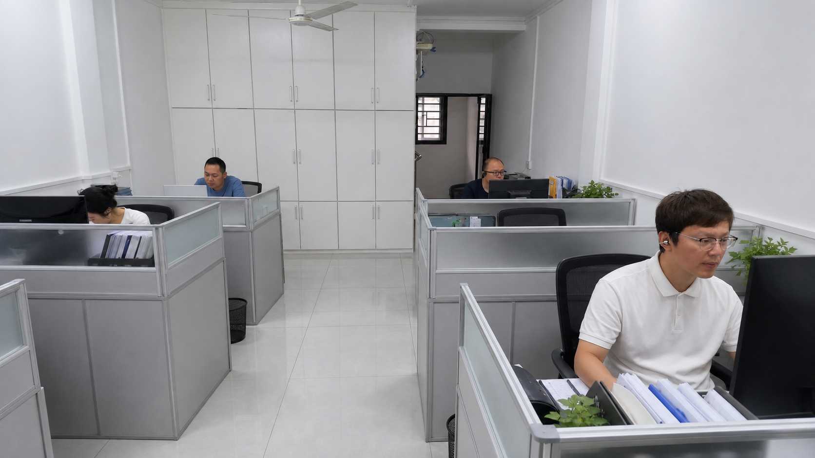 UVAL office team at work